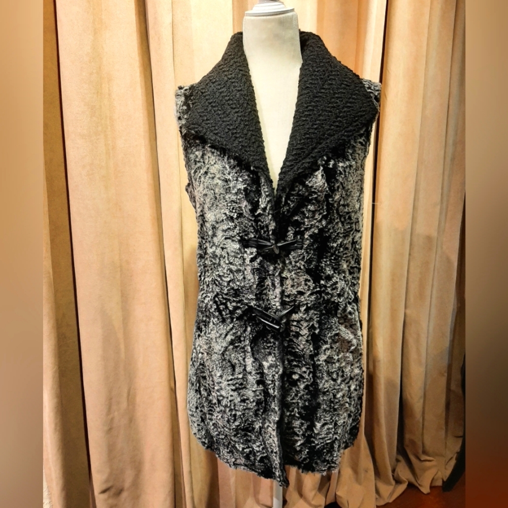 Faux Frenzi By Dena Vest